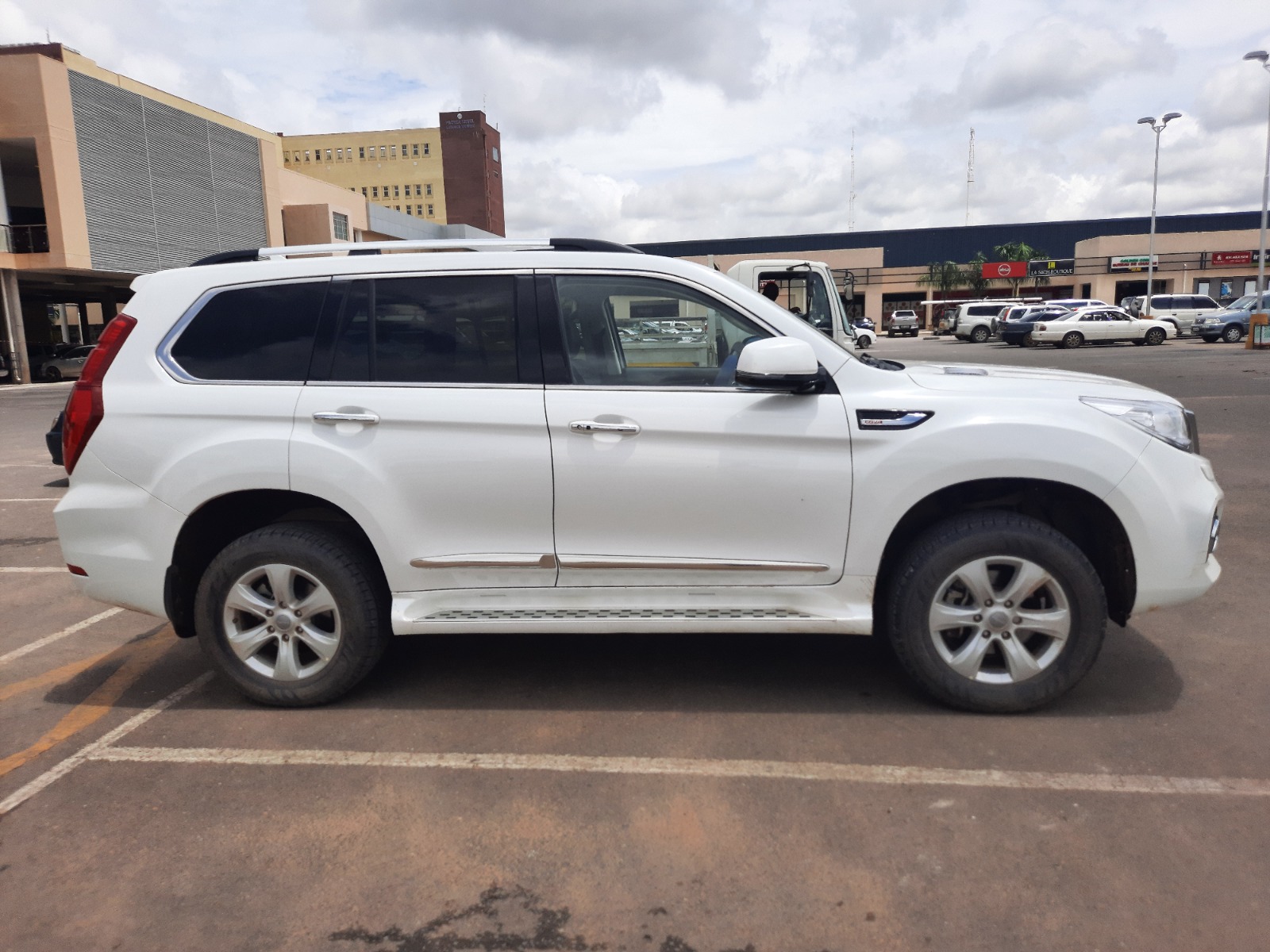 Self-drive car hire