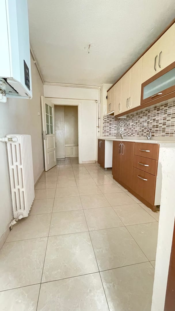 BÜYÜKESAT ULUBEY SOKAK GAZİOSMANPAŞA BAKIMLI -OTOPARKLI 3+1 95m2 20