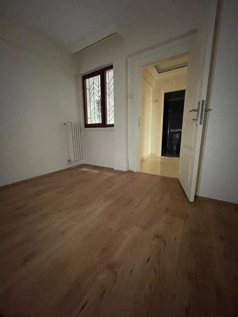 BÜYÜKESAT ULUBEY SOKAK GAZİOSMANPAŞA BAKIMLI -OTOPARKLI 3+1 95m2 17