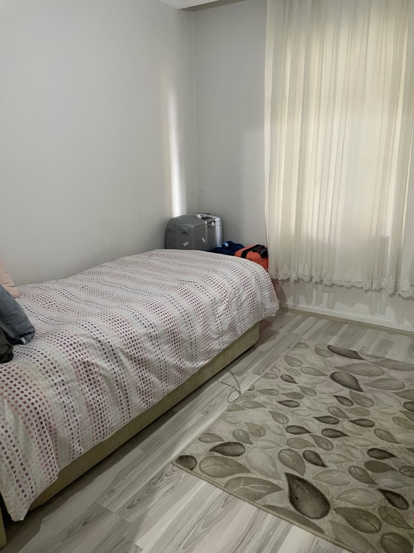 BÜYÜKESAT SERHAT CADDESİNDE KULLANIŞLI TEMİZ VE FERAH 2+1 FIRSAT 2