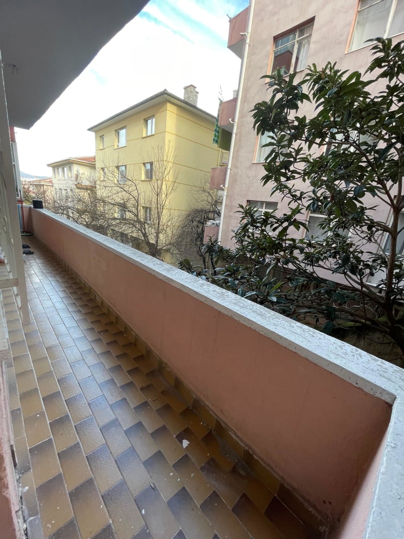 BÜYÜKESAT SERHAT CADDESİNDE KULLANIŞLI TEMİZ VE FERAH 2+1 FIRSAT 10