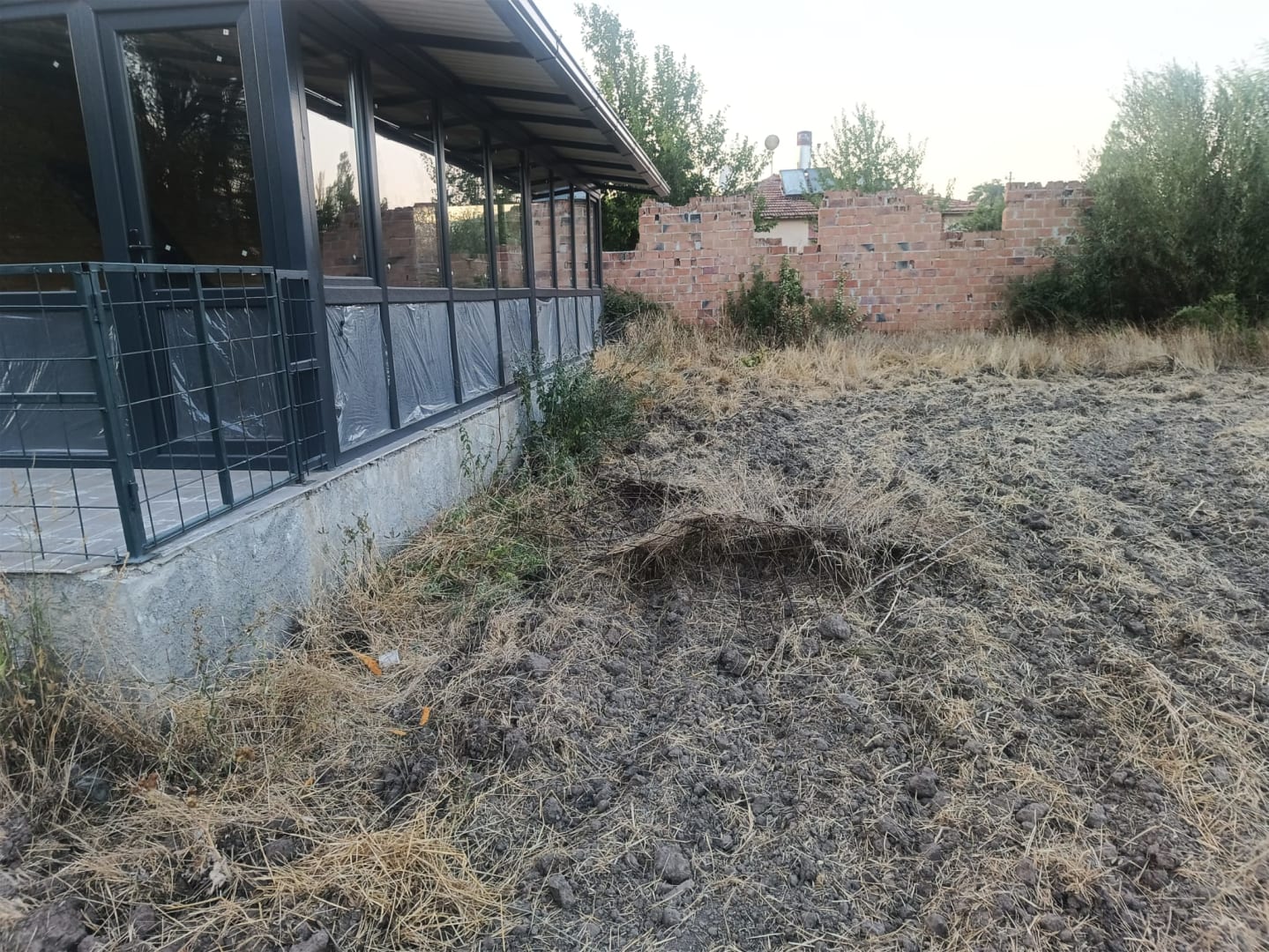 ÇORUM MERKEZ'E 28km OTOYOLA 2km 1.500m2 BAHÇELİ SIFIR BUNGALOW 7