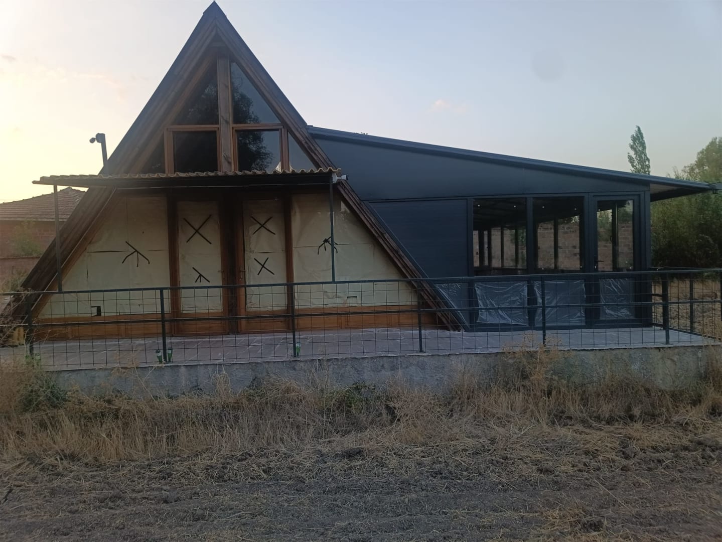 ÇORUM MERKEZ'E 28km OTOYOLA 2km 1.500m2 BAHÇELİ SIFIR BUNGALOW 6