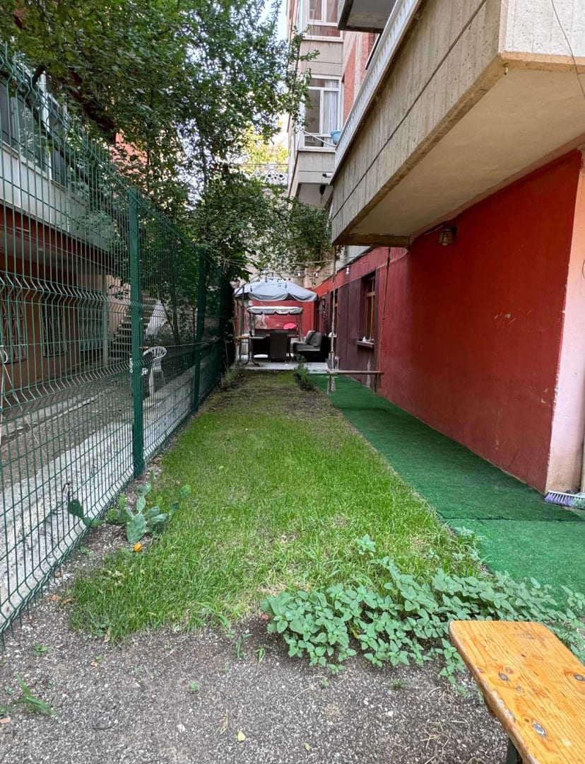 ESAT YAKINI FIRSAT DAİRE 200 m2 (6 + 2 + 2) GÜNEY CEPHE BAHÇELİ 20