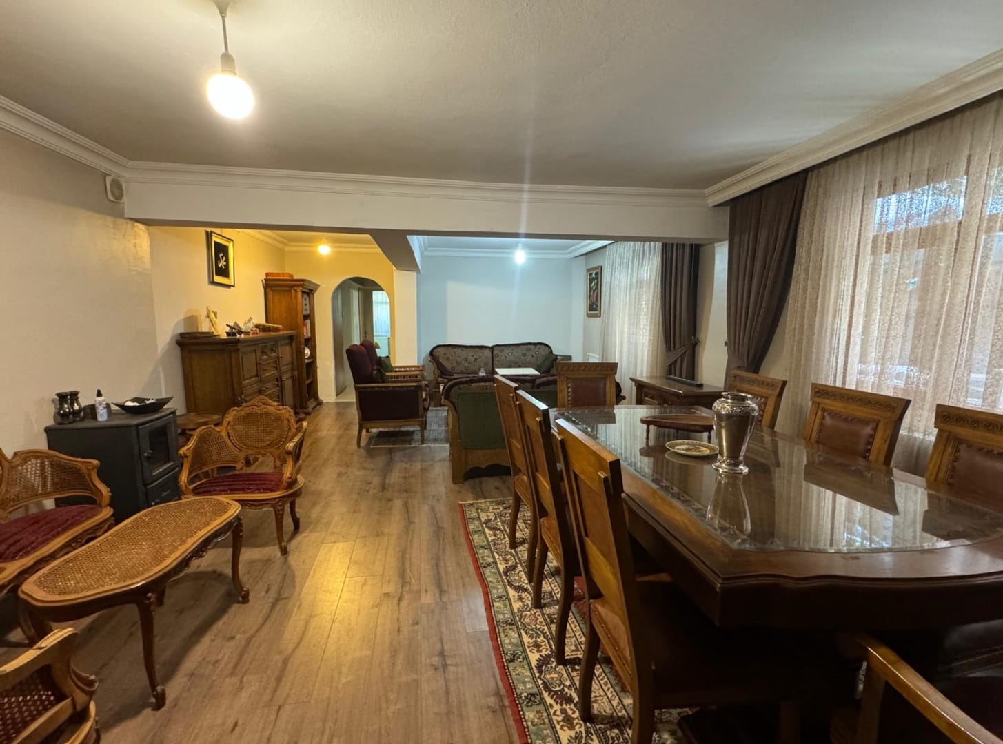 ESAT YAKINI FIRSAT DAİRE 200 m2 (6 + 2 + 2) GÜNEY CEPHE BAHÇELİ 4