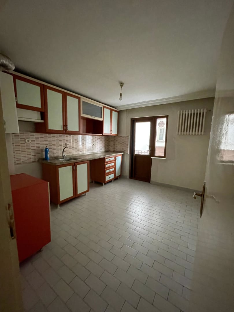 G.O.P. ULUBEY SOKAĞIN EN GÜZEL BİNASINDA ASANSÖRLÜ OTOPARKLI FIRSAT DAİRE 19