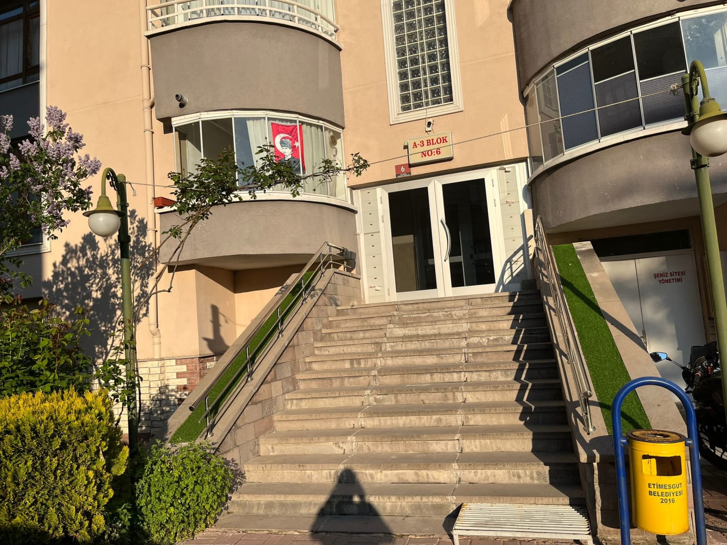 Dış Cephe / Bina