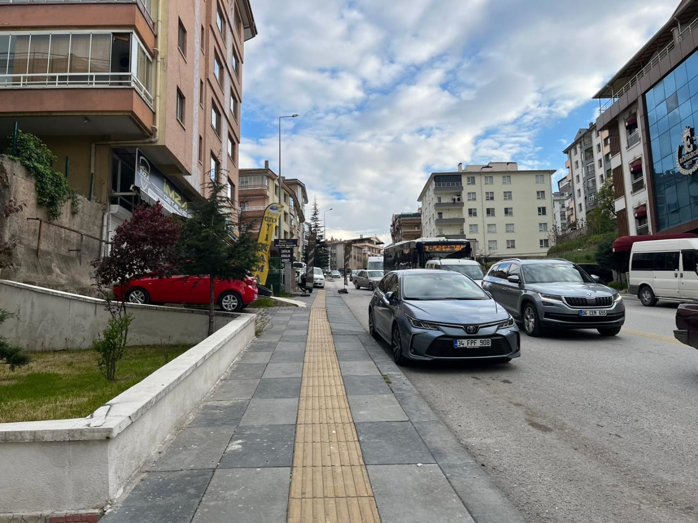 Dış Cephe / Bina