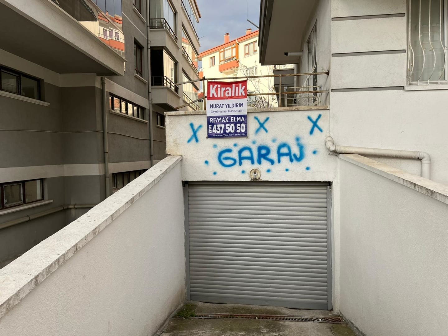 Dış Cephe / Bina