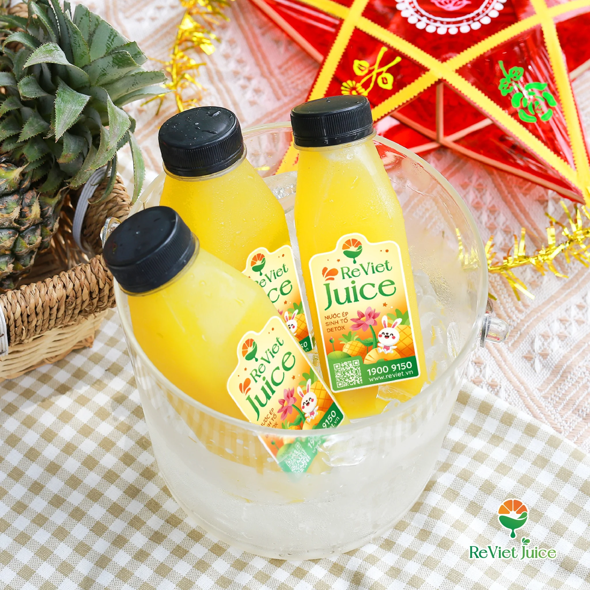 Cup Holder HOUSE OF THƠM là phiên bản đặc biệt từ Nước ép ReViet