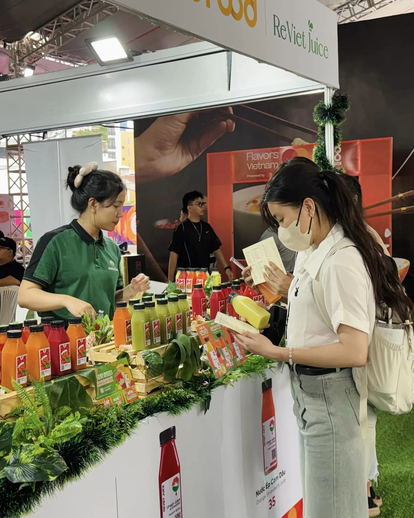 Nước Ép ReViet Tham Gia Gian Hàng Ẩm Thực Trong Lễ Hội Hozo