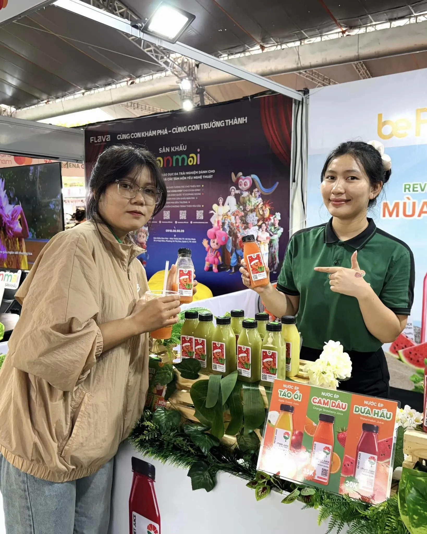 Nước Ép ReViet Tham Gia Gian Hàng Ẩm Thực Trong Lễ Hội Hozo