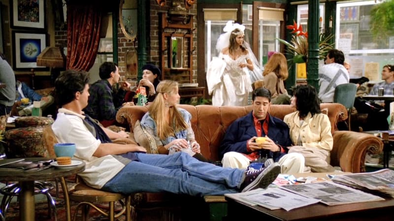friends_rachel_s01_e01_weddingdress_3_vb1dev