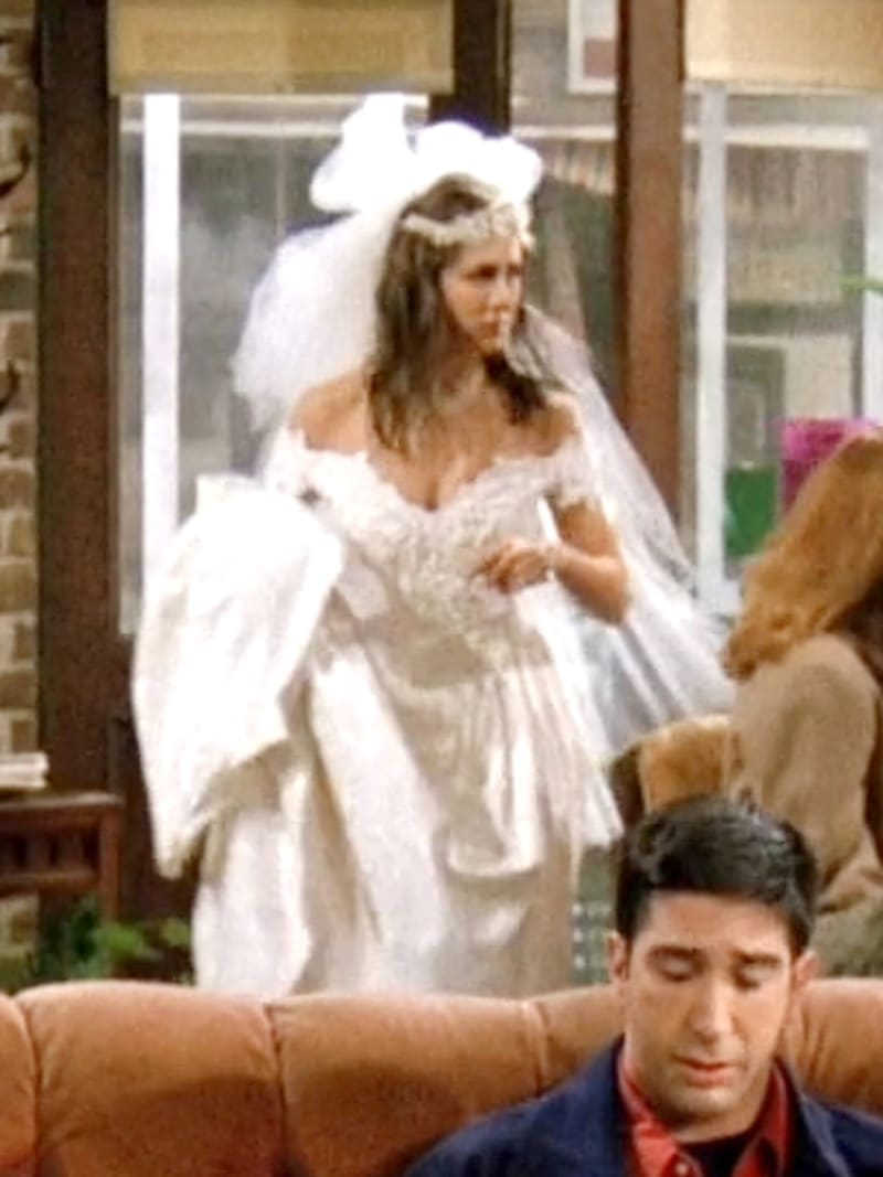 friends_rachel_s01_e01_weddingdress_4_ose5tf