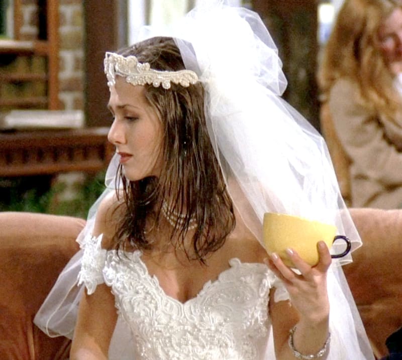 friends_rachel_s01_e01_weddingdress_71_itabnk