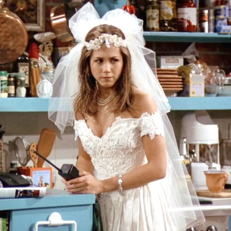 friends_rachel_s01_e01_weddingdress_87_ocp6fq
