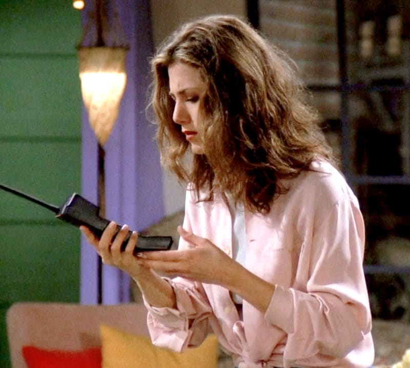 Friends rachel s01 e01 pinkshirtjeans 18 dy1vs0