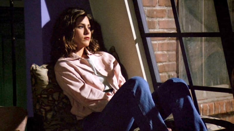 Friends rachel s01 e01 pinkshirtjeans 38 oomnsk