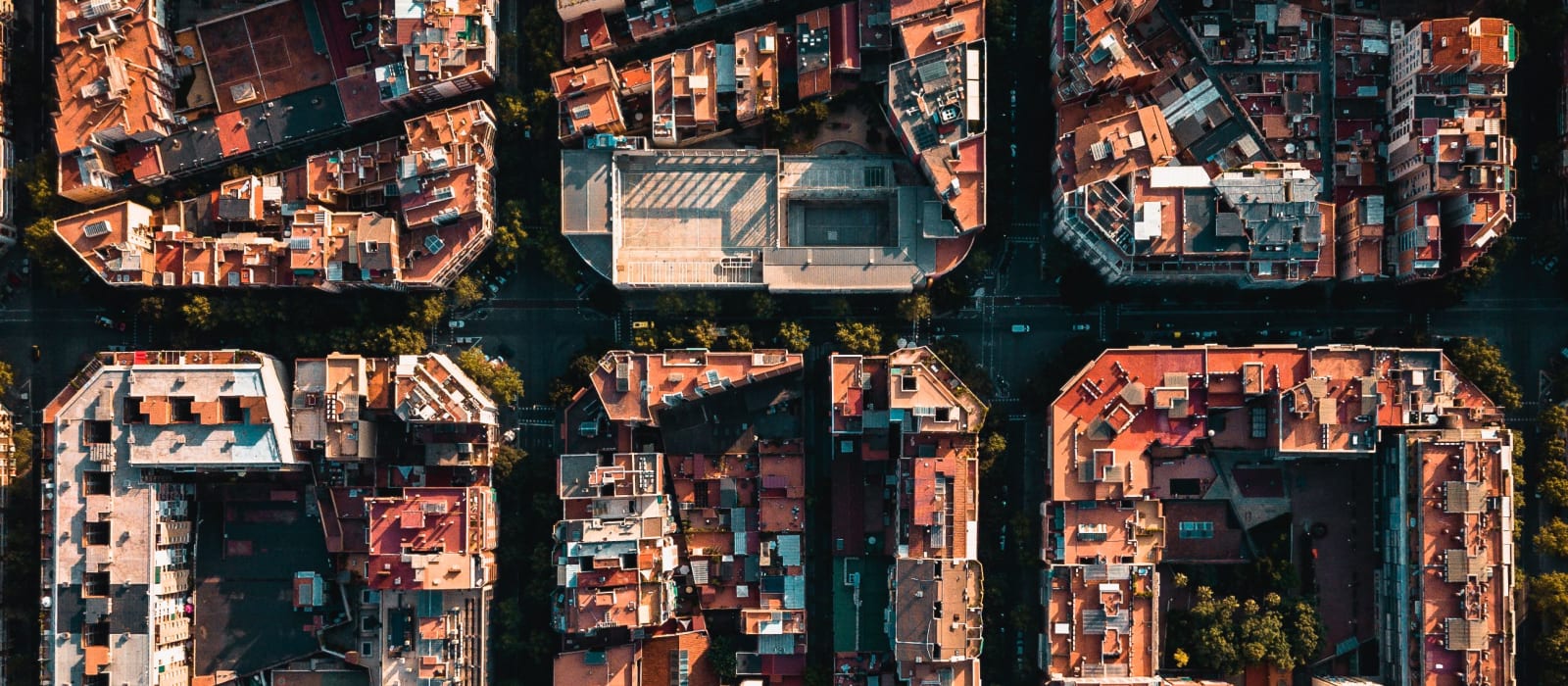 Eixample Barcelona: Guide to the Gaudí Grid