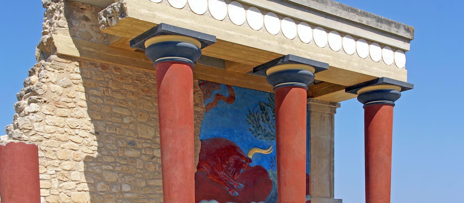 The Palace of Knossos: Visiting Crete's Minoan Ruins