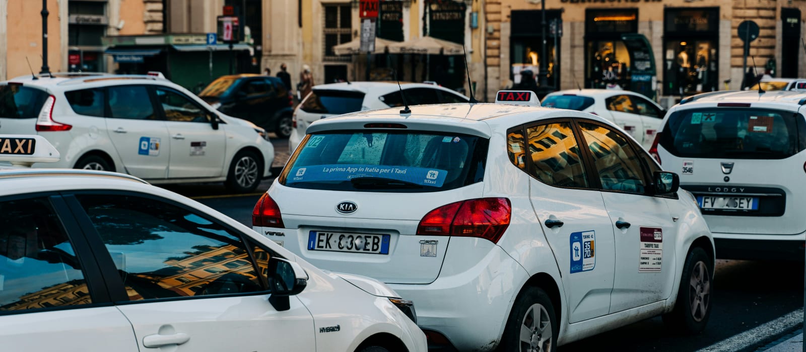 Taxis in Rome: Fares, Apps & Avoiding Overcharges