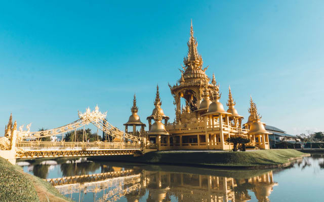 What to Wear to Thai Temples (and Other Dress Rules)
