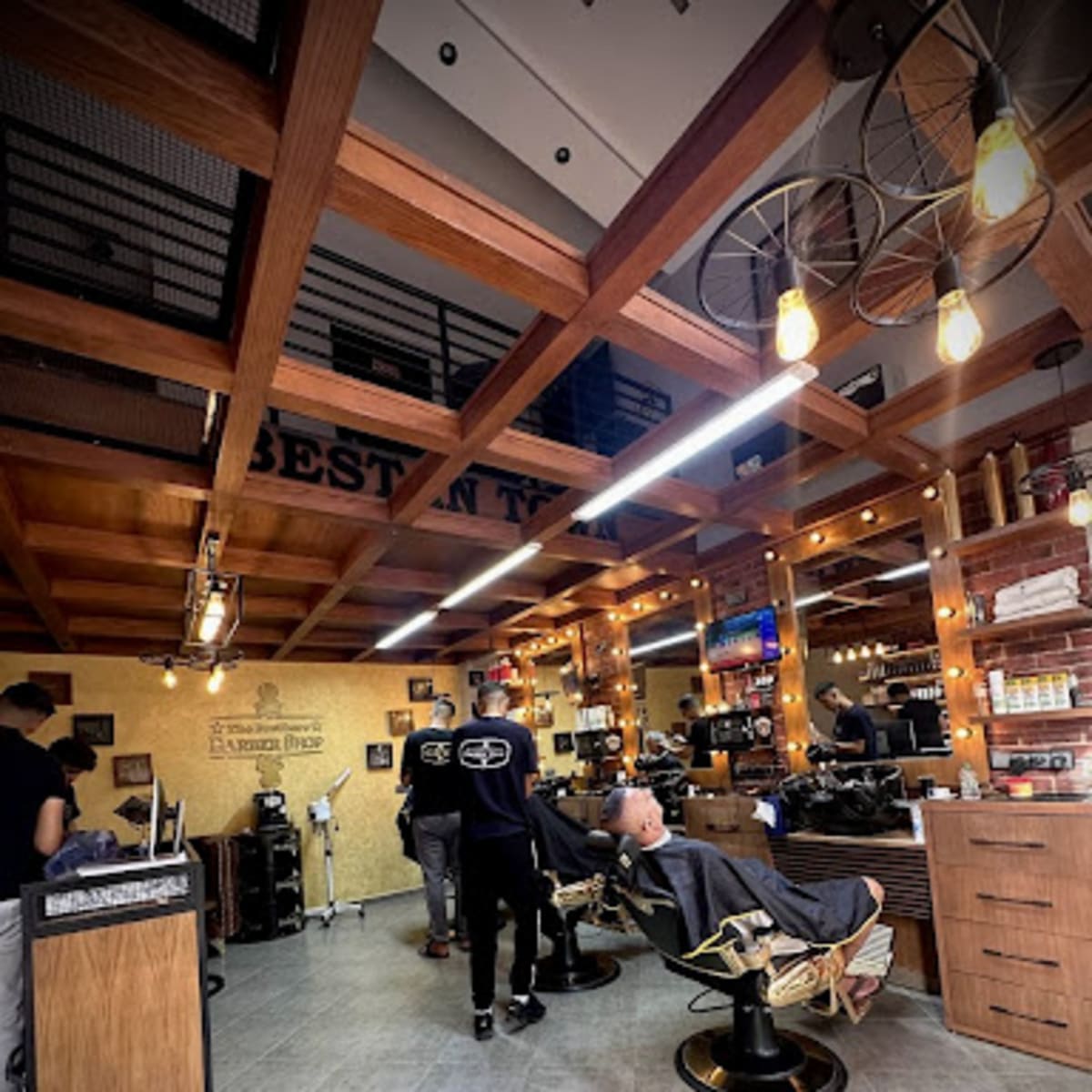 The Brothers Barbershop 2 - 1