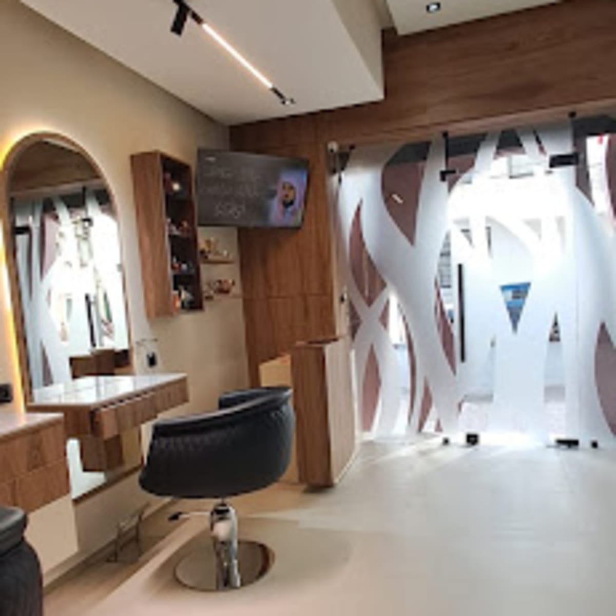 Salon El Karnak صالون الكرنك - 1