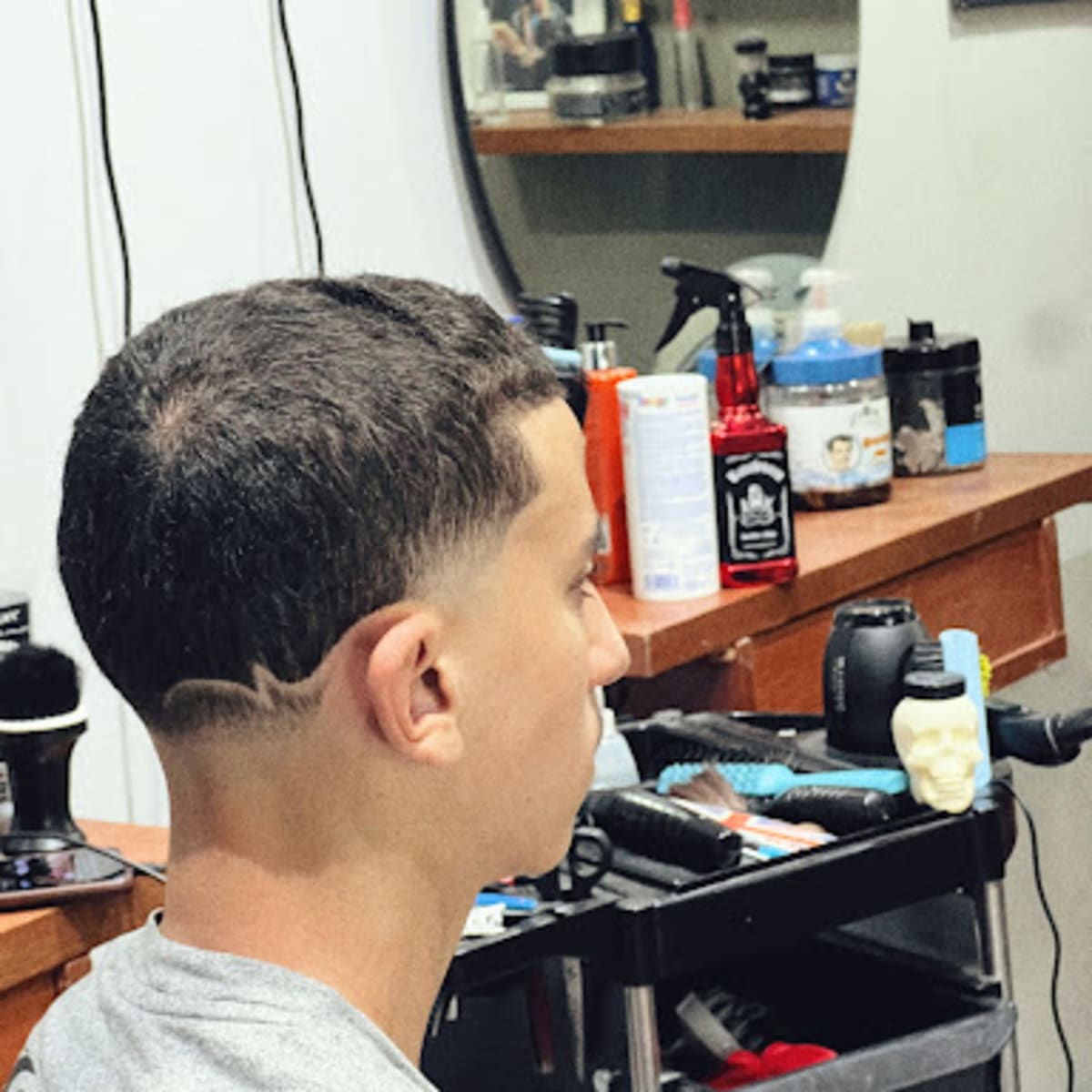 Barber 8uit - 1
