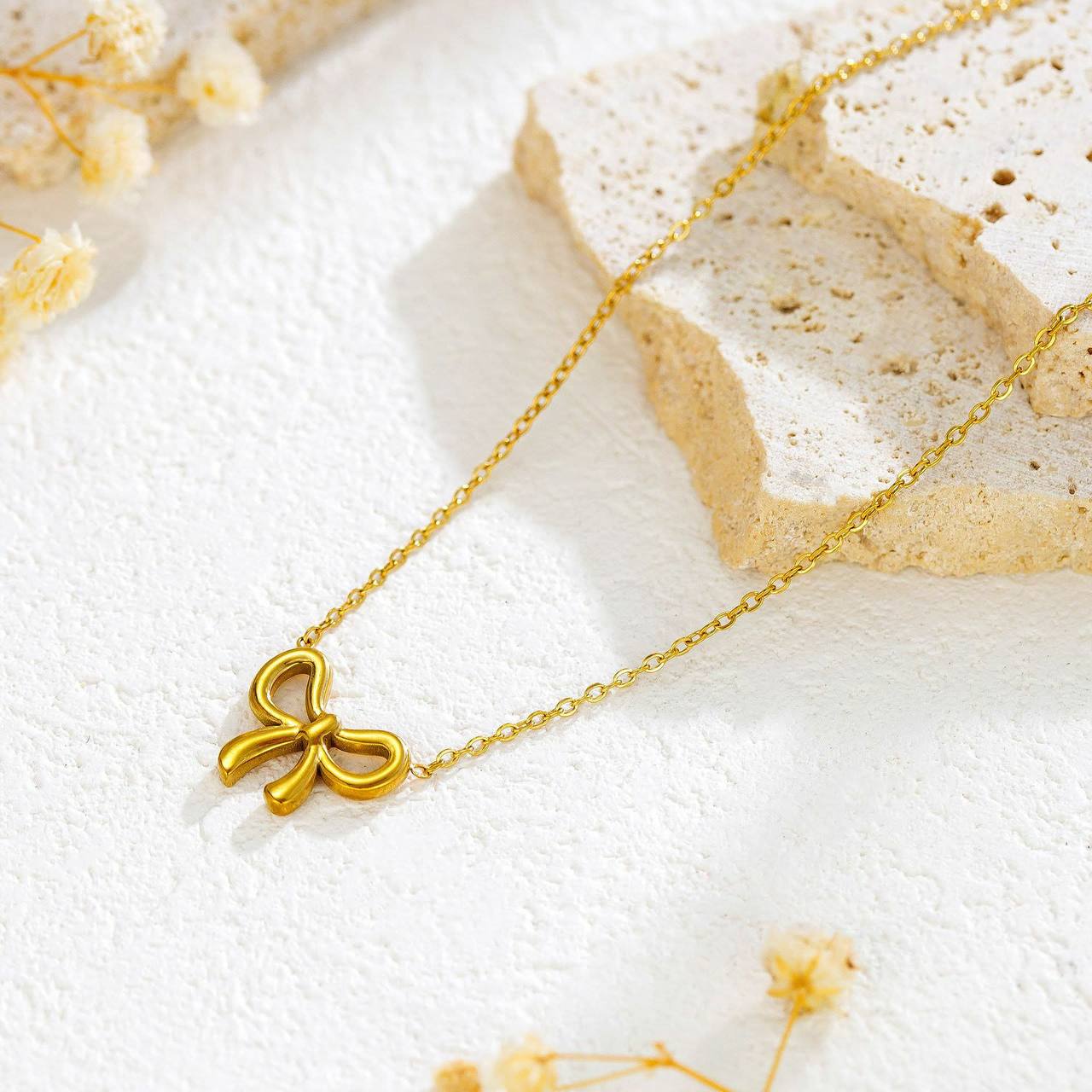 Bow neckpiece