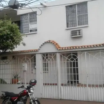 #298 - Casa en Cúcuta en venta de 200m², 3 habitaciones y 2 parqueaderos - 1