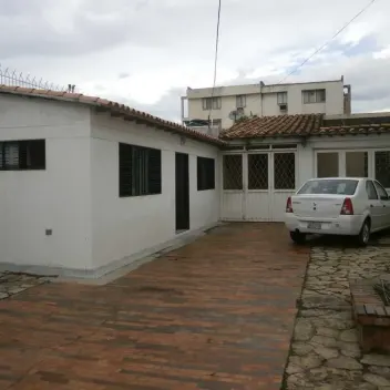 #308 - Casa en Cúcuta en venta de 444m², 3 habitaciones y 4 parqueaderos - 2