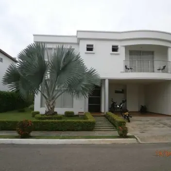 #330 - Casa en conjunto cerrado en Cúcuta en venta de 250m², 4 habitaciones y 2 parqueaderos - 1