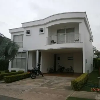 #330 - Casa en conjunto cerrado en Cúcuta en venta de 250m², 4 habitaciones y 2 parqueaderos - 2