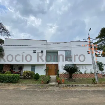 #385 - Casa en conjunto cerrado en Villa del Rosario en venta de 300m², 3 habitaciones y 2 parqueaderos - 1