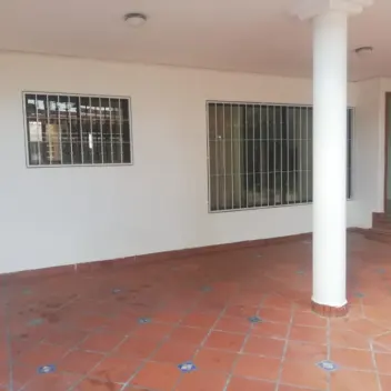 #433 - Casa en Cúcuta en venta de 256m², 3 habitaciones y 2 parqueaderos - 5