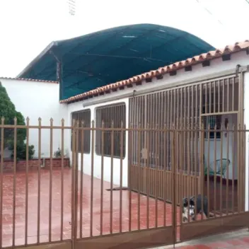 #435 - Casa en Cúcuta en venta de 253m², 4 habitaciones y 5 parqueaderos - 1