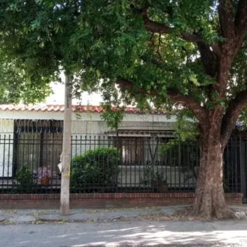 #521 - Casa en Cúcuta en venta de 281m², 5 habitaciones y 1 parqueadero - 1