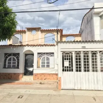 #534 - Casa en Cúcuta en venta de 300m², 4 habitaciones y 2 parqueaderos - 2