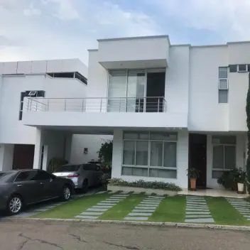 #549 - Casa en conjunto cerrado en Los Patios en venta de 330m², 3 habitaciones y 5 parqueaderos - 1