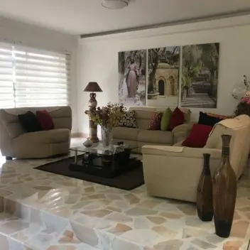 #550 - Casa en conjunto cerrado en Cúcuta en venta de 366m², 5 habitaciones y 3 parqueaderos - 2