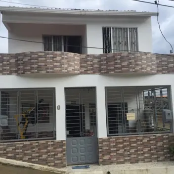 #610 - Casa en Cúcuta en venta de 234m², 7 habitaciones - 1