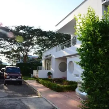 #617 - Casa en conjunto cerrado en Cúcuta en venta de 349m², 4 habitaciones y 3 parqueaderos - 1