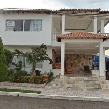#640 - Casa en Cúcuta en venta de 344m², 5 habitaciones y 3 parqueaderos - 1