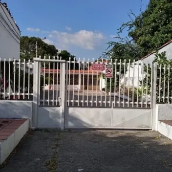 #690 - Casa en Cúcuta en venta de 350m², 3 habitaciones y 3 parqueaderos - 1