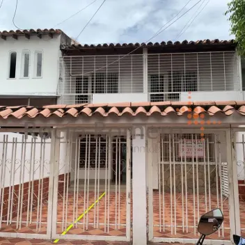 #723 - Casa en Cúcuta en venta de 250m², 4 habitaciones y 2 parqueaderos - 1