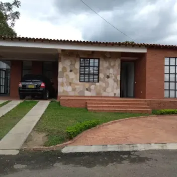 #739 - Casa en conjunto cerrado en Cúcuta en venta de 300m², 4 habitaciones y 4 parqueaderos - 1
