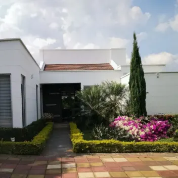 #746 - Casa en conjunto cerrado en Los Patios en venta de 960m², 4 habitaciones y 6 parqueaderos - 1