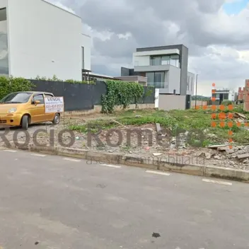 #811 - Lote en conjunto cerrado en Villa del Rosario en venta de 250m² - 1