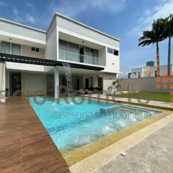 #896 - Casa en conjunto cerrado en Cúcuta en venta de 950m², 8 habitaciones y 6 parqueaderos - 1